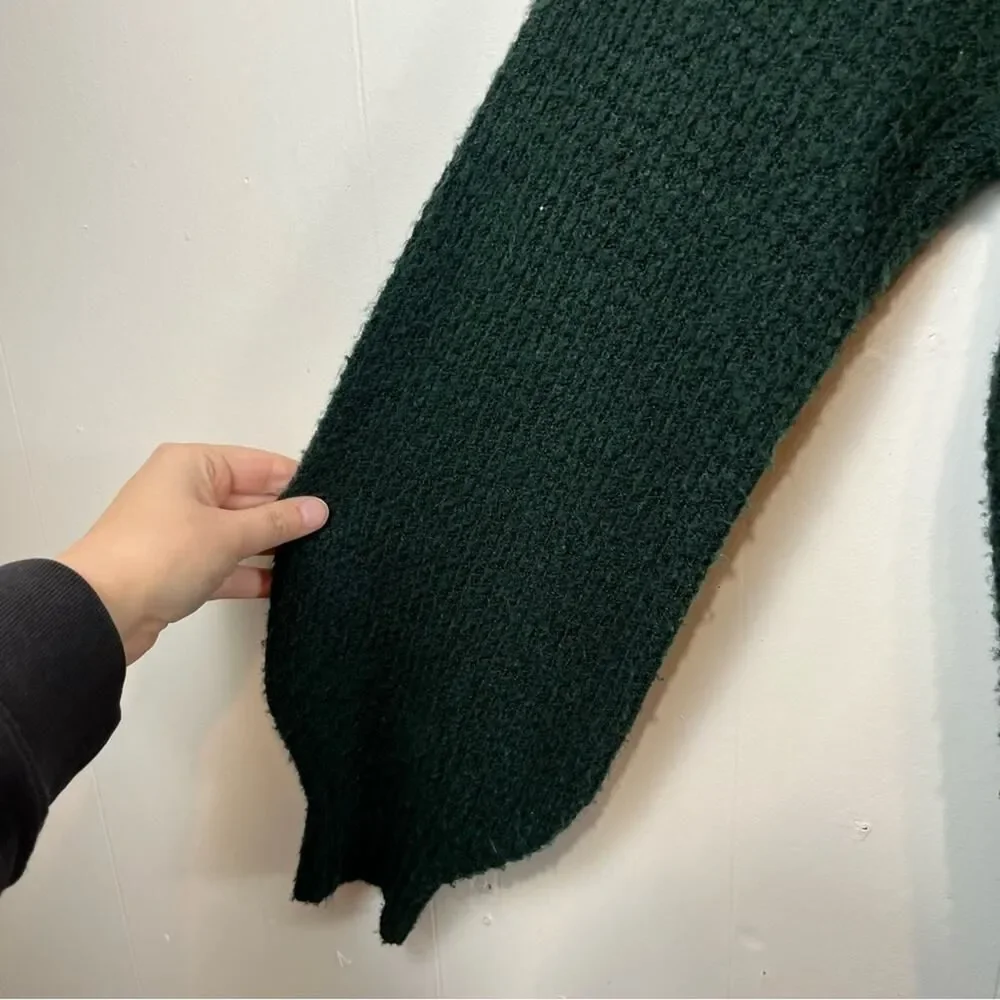 American Eagle Dark Green Oversized V-Neckline Knit Sweater Size Woman's XS